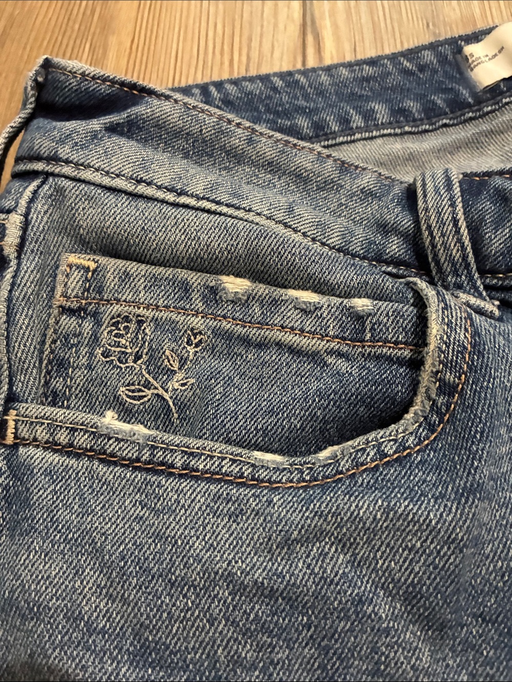 Hollister Low Rise Baggy Jeans Womens 29 Short Raw hem Relaxed Medium Wash - Picture 7 of 11